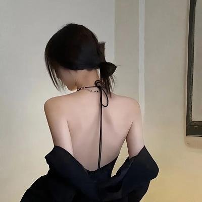 卿何薄命